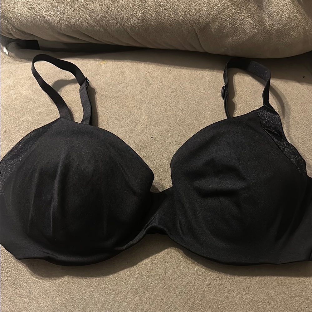 Maidenform Black Full Coverage Bra with Seamless Finish